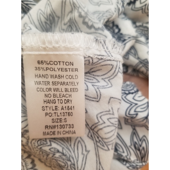 Umgee oversized keyhole tunic - Picture 3 of 4